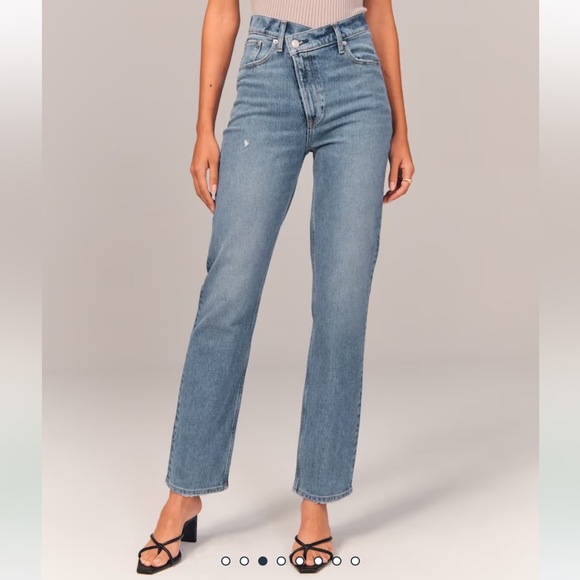 Abercrombie Ultra Highrise 90’s Straight Jean - Picture 4 of 12
